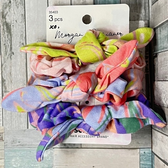 💖3/$15💖 Morgan Simianer 3 piece Bow Scrunchie Set - Picture 1 of 2